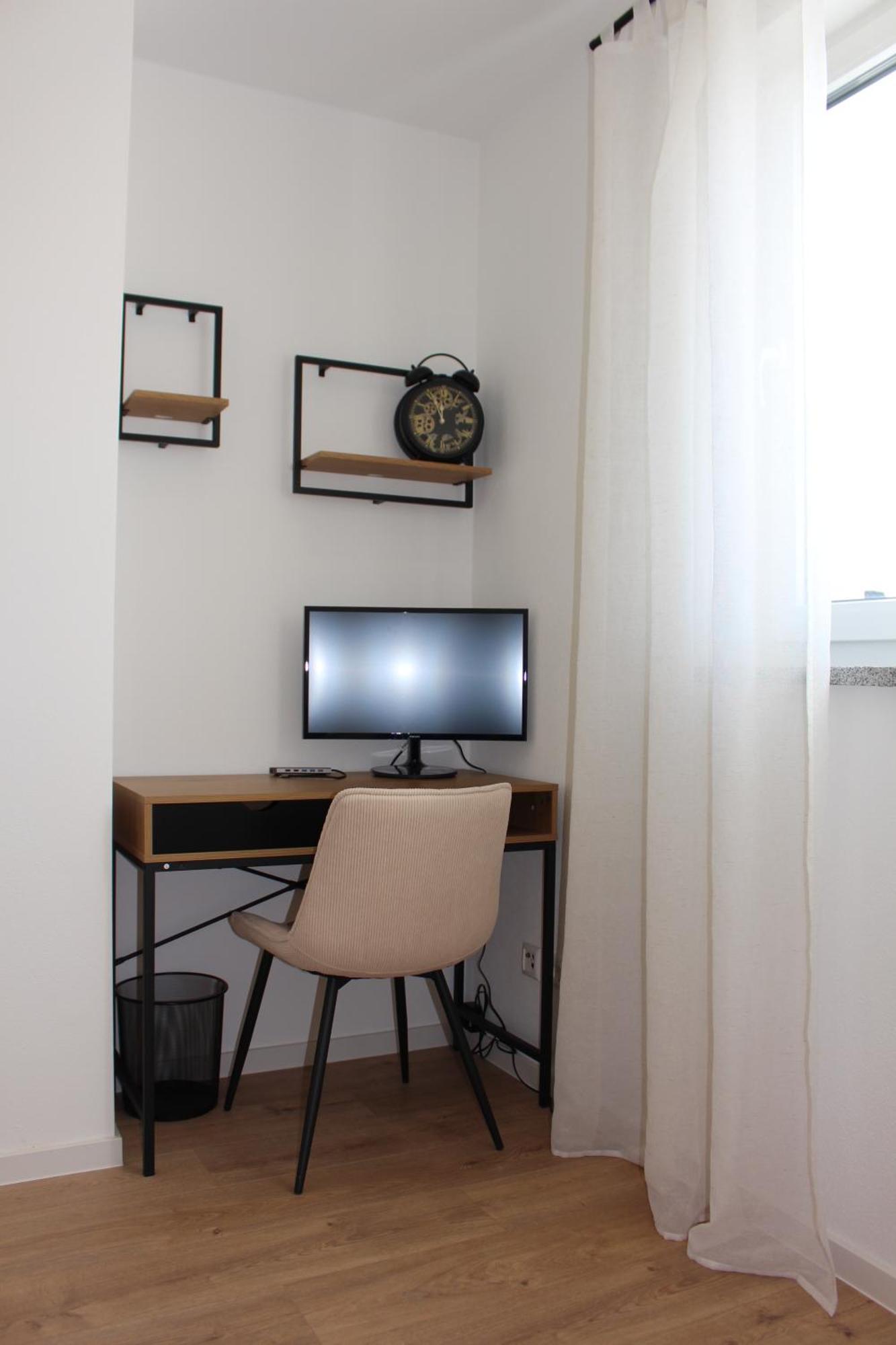 Apartment Mit Voll Ausgestatetter Kueche, Badewanne, Balkon, Parkplatz Vor Dem Haus, Ruhig Gelegen, Ada4 Кулмбах Екстериор снимка