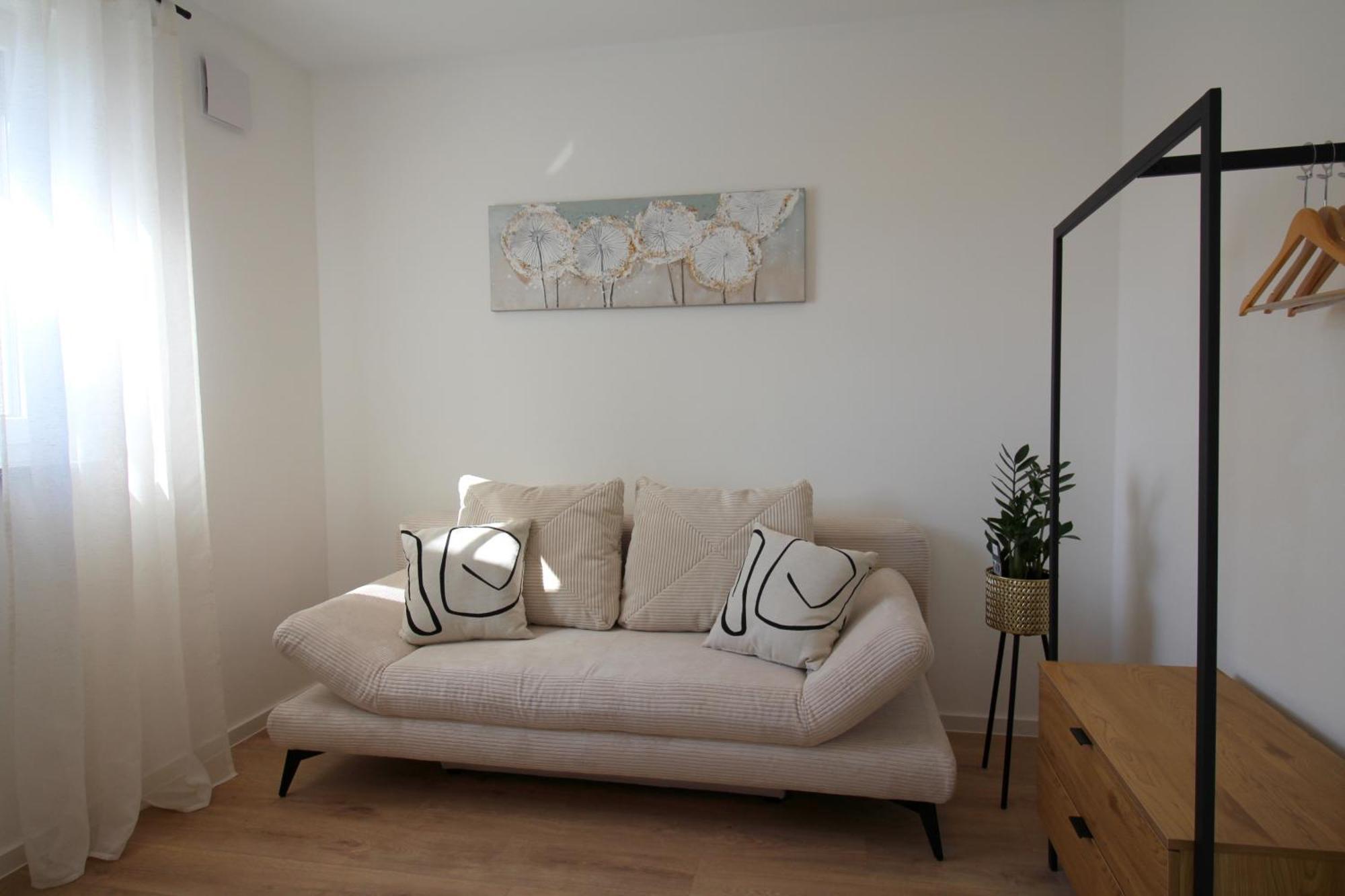 Apartment Mit Voll Ausgestatetter Kueche, Badewanne, Balkon, Parkplatz Vor Dem Haus, Ruhig Gelegen, Ada4 Кулмбах Екстериор снимка