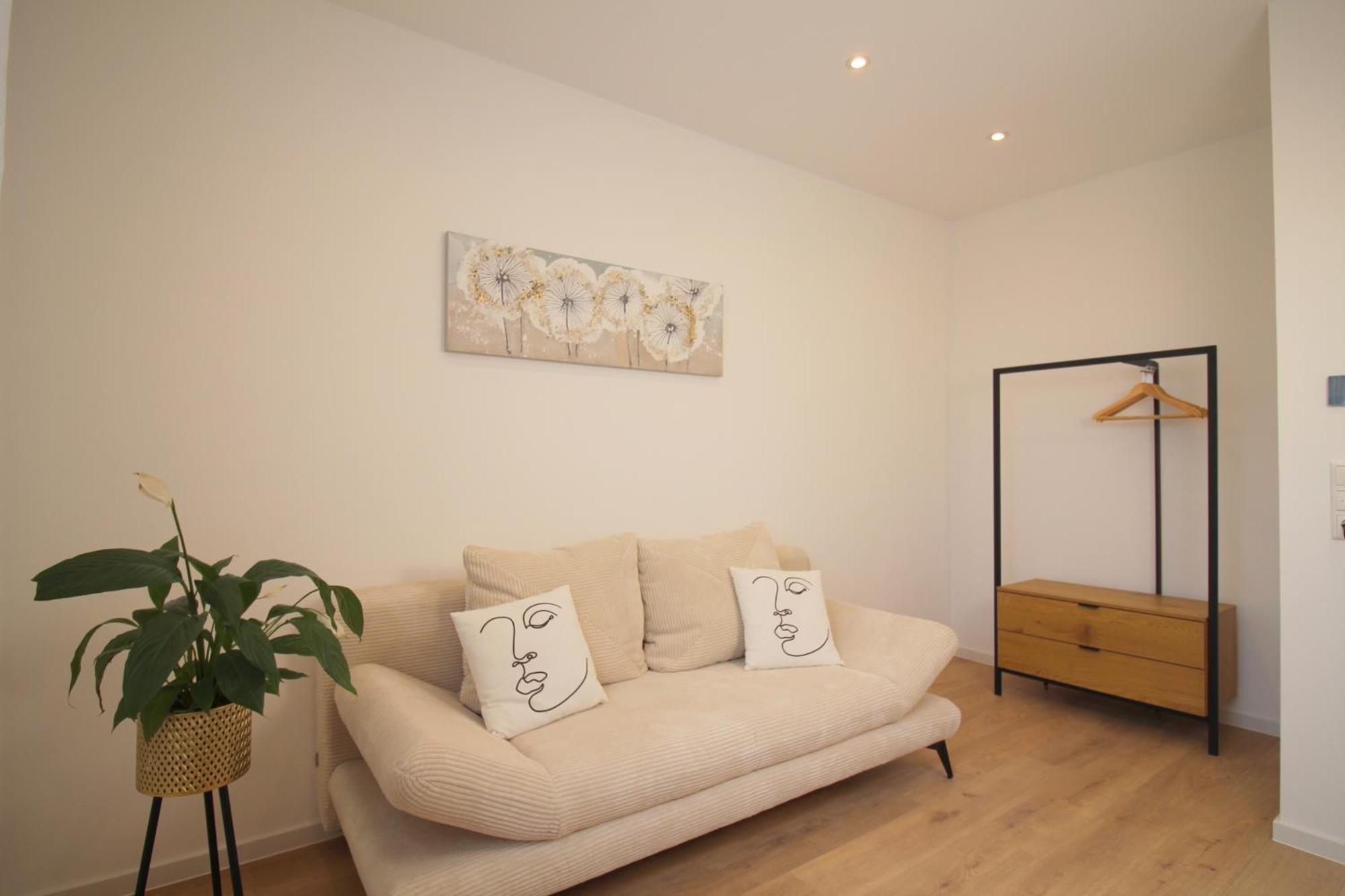 Apartment Mit Voll Ausgestatetter Kueche, Badewanne, Balkon, Parkplatz Vor Dem Haus, Ruhig Gelegen, Ada4 Кулмбах Екстериор снимка