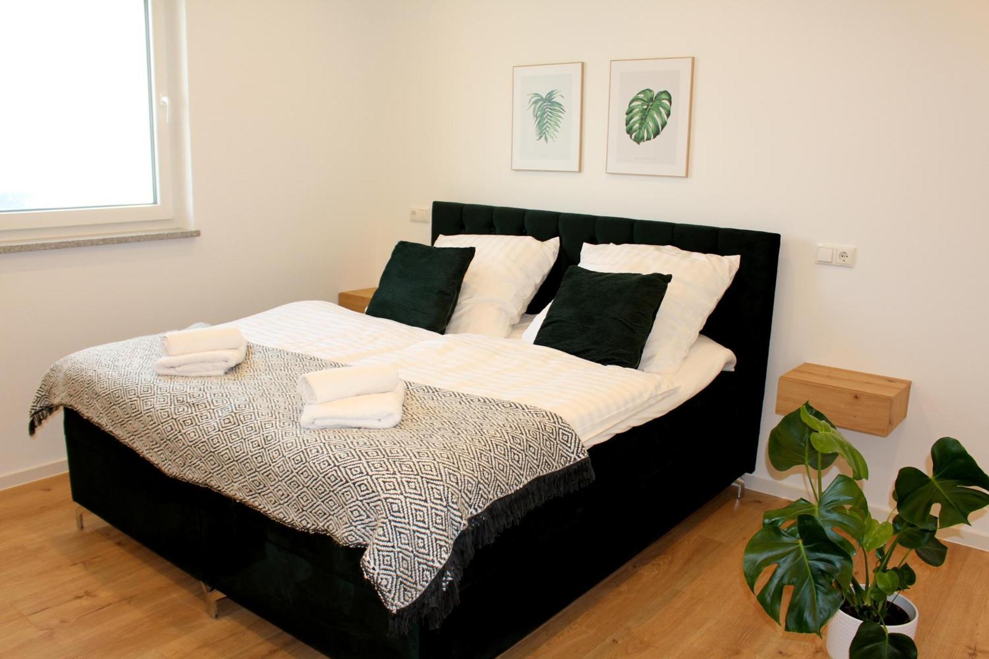 Apartment Mit Voll Ausgestatetter Kueche, Badewanne, Balkon, Parkplatz Vor Dem Haus, Ruhig Gelegen, Ada4 Кулмбах Екстериор снимка