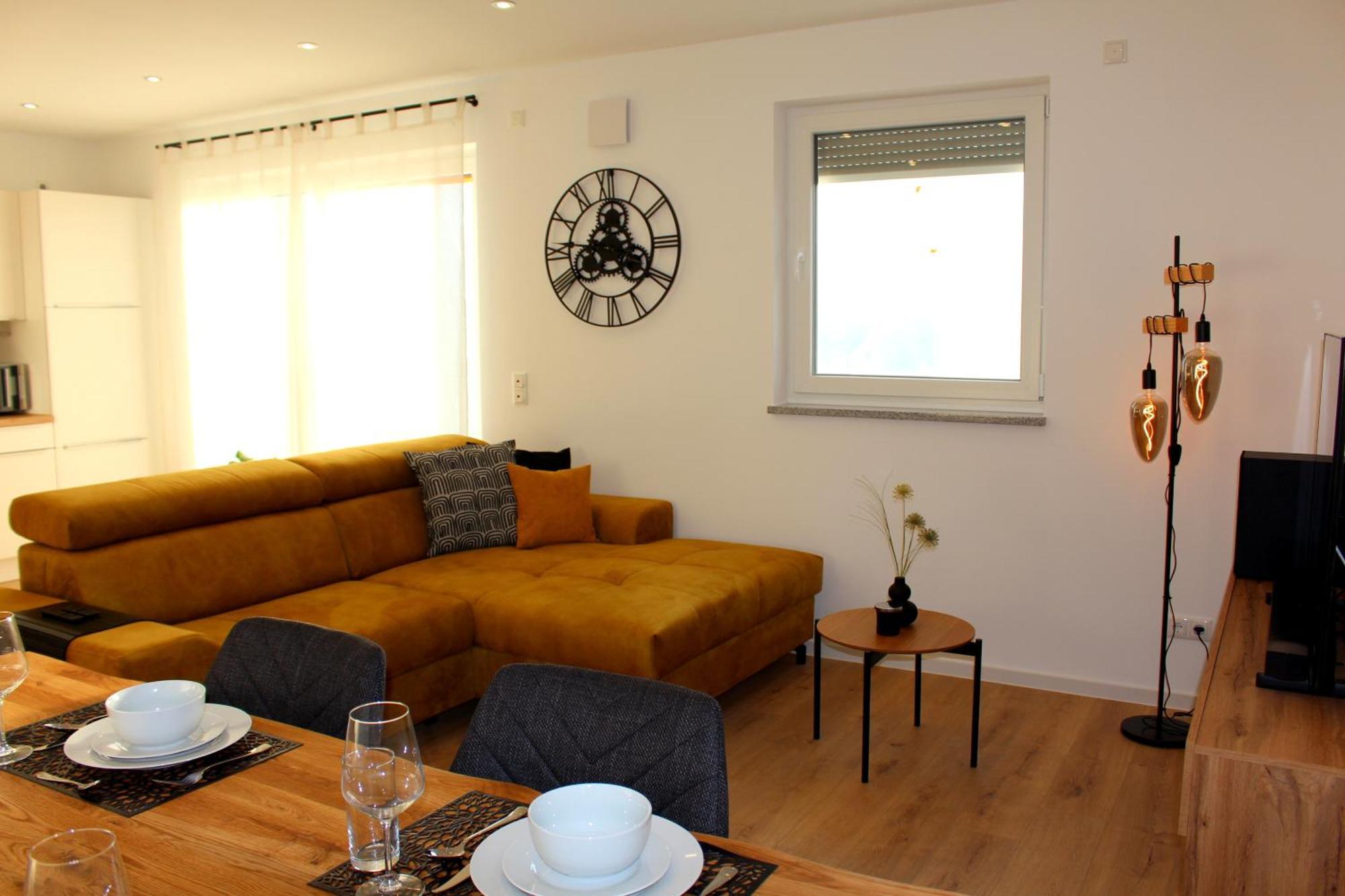 Apartment Mit Voll Ausgestatetter Kueche, Badewanne, Balkon, Parkplatz Vor Dem Haus, Ruhig Gelegen, Ada4 Кулмбах Екстериор снимка