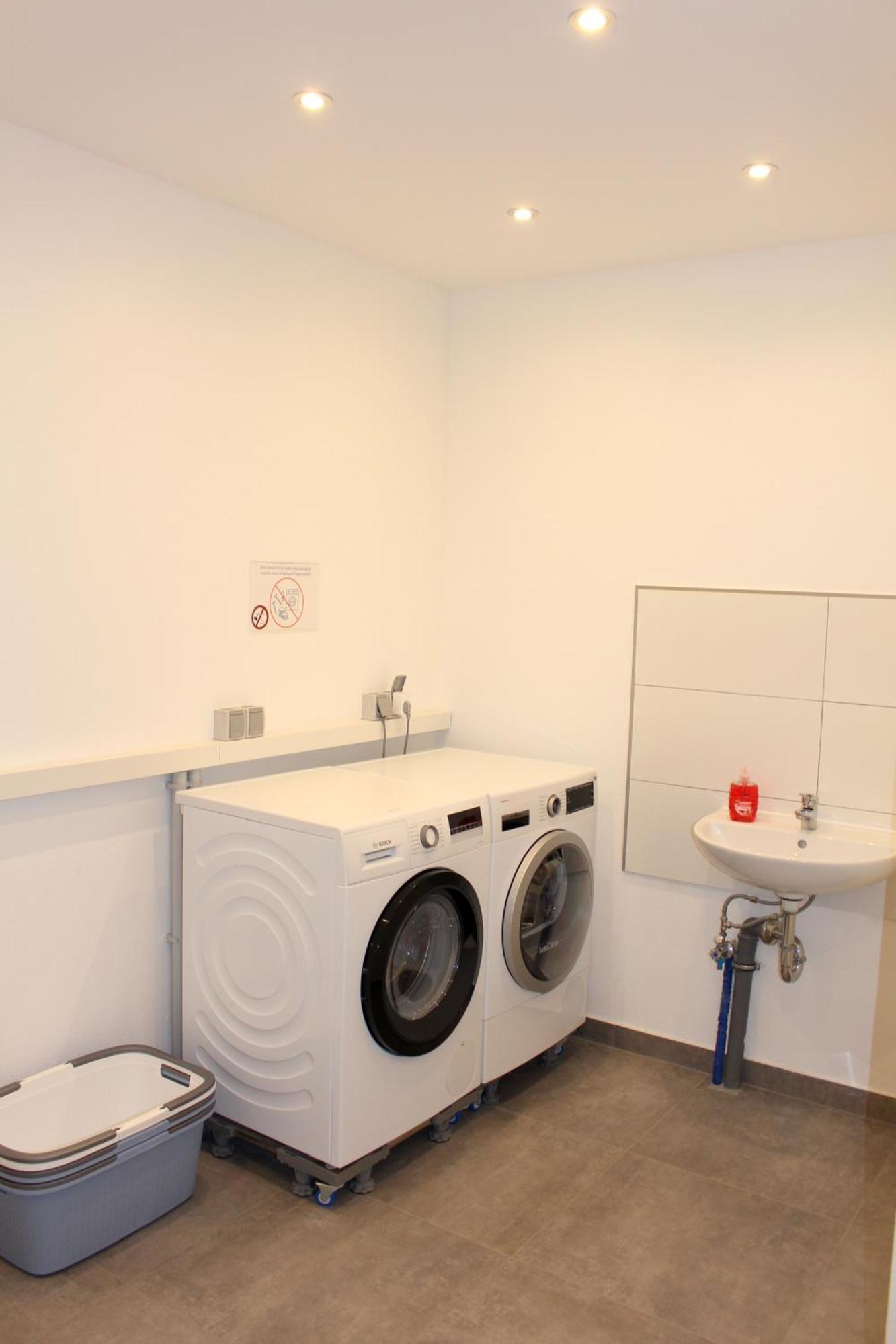 Apartment Mit Voll Ausgestatetter Kueche, Badewanne, Balkon, Parkplatz Vor Dem Haus, Ruhig Gelegen, Ada4 Кулмбах Екстериор снимка