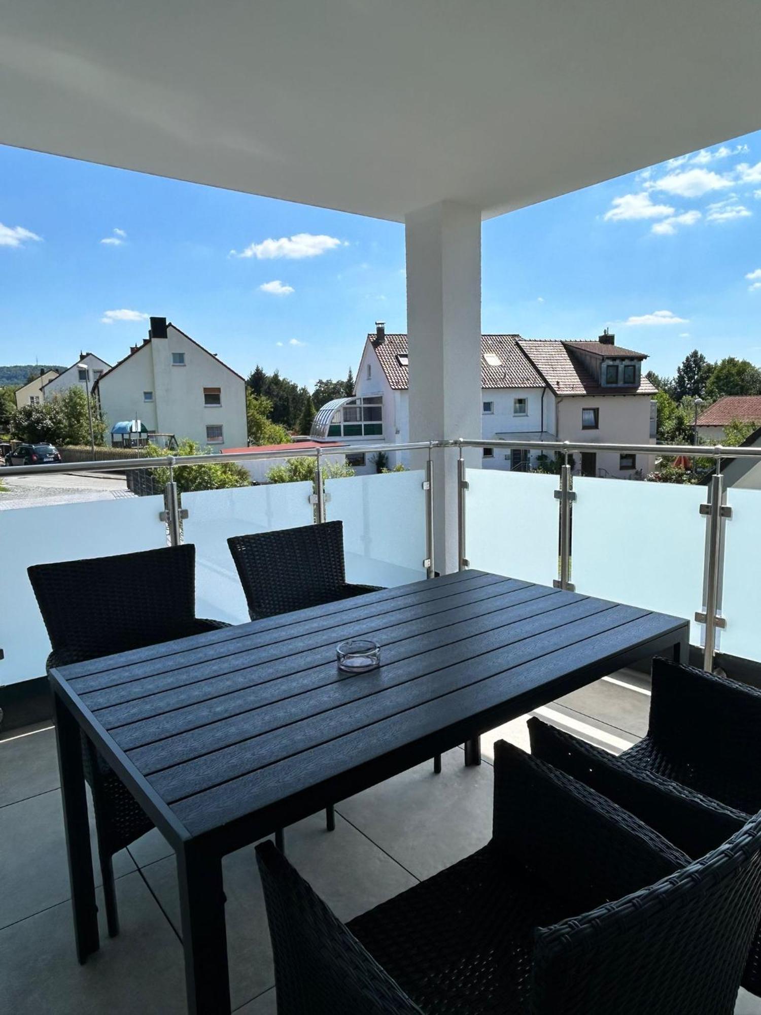 Apartment Mit Voll Ausgestatetter Kueche, Badewanne, Balkon, Parkplatz Vor Dem Haus, Ruhig Gelegen, Ada4 Кулмбах Екстериор снимка